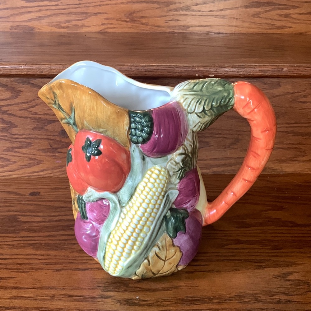 Lillian Vernon 7" Pitcher VEGETABLES Carrot Handle Sculpted